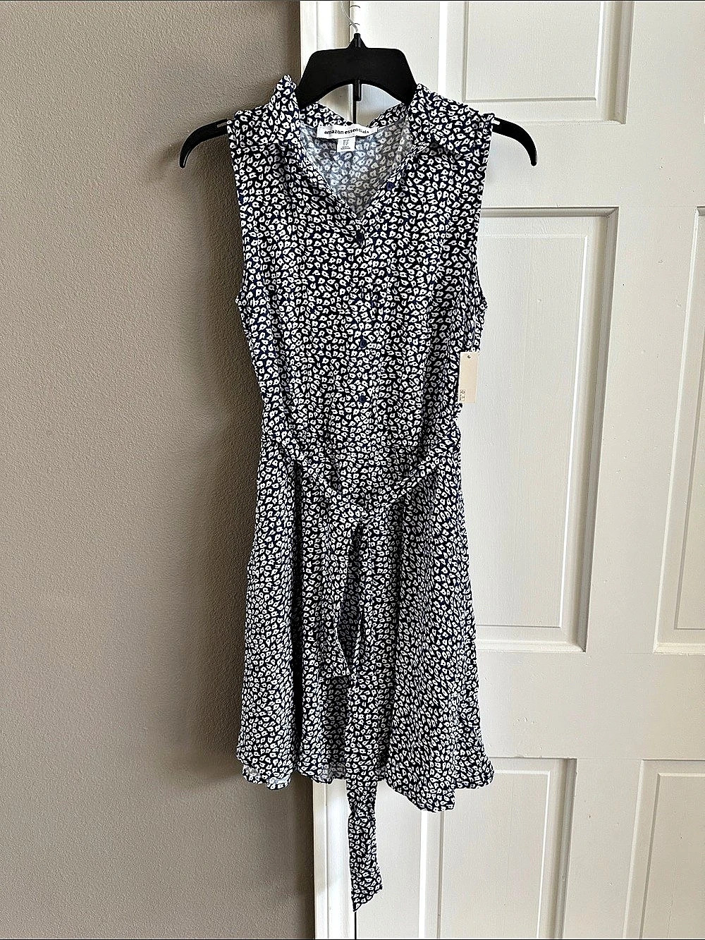 Amazon Essentials Women's Sleeveless Summer Shirtdress Blue & White Animal Print